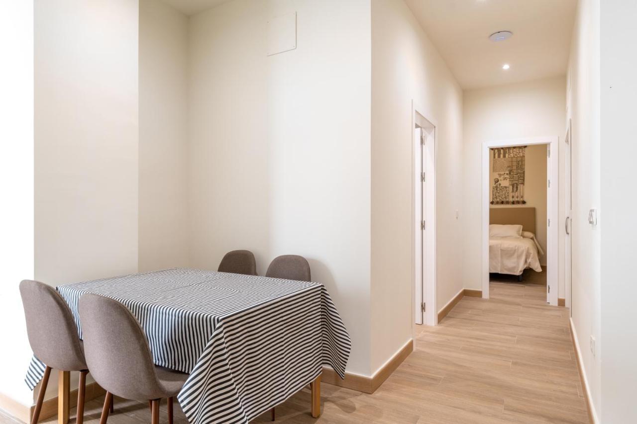 Apartamentos Cervantes 17 塞维利亚 外观 照片