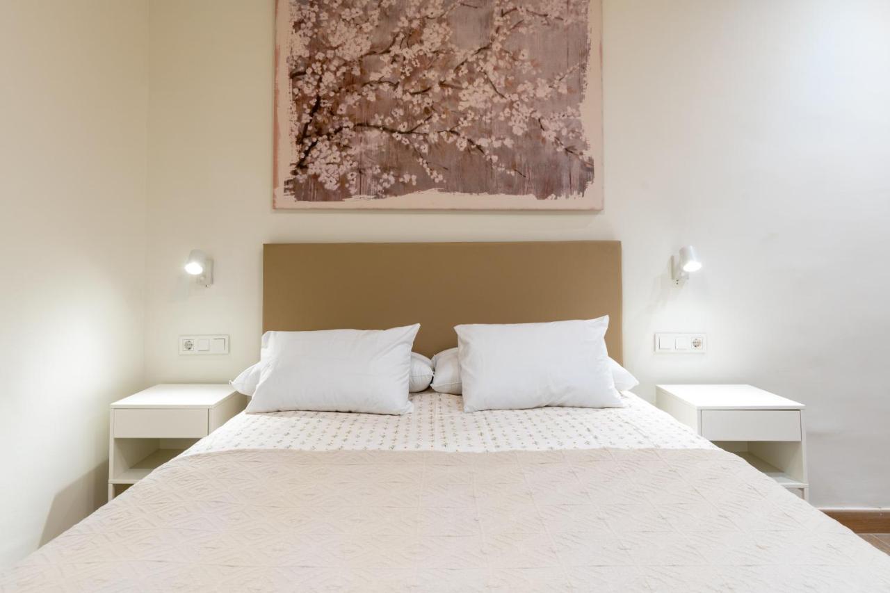 Apartamentos Cervantes 17 塞维利亚 外观 照片